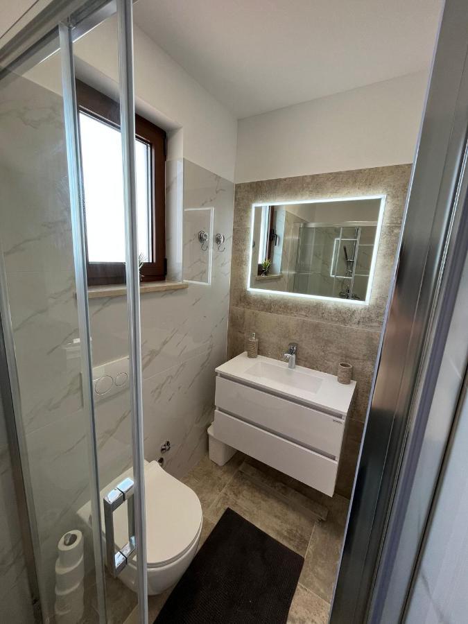 Apartman Sara S Pogledom Na More Lovran Εξωτερικό φωτογραφία
